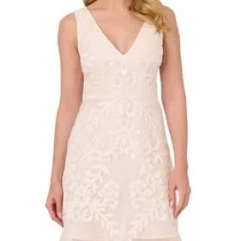 CARMEN MARC VALVO: CREAM BEADED EYELET SLEEVELESS SPECIAL OCCASION DRESS SIZE 4